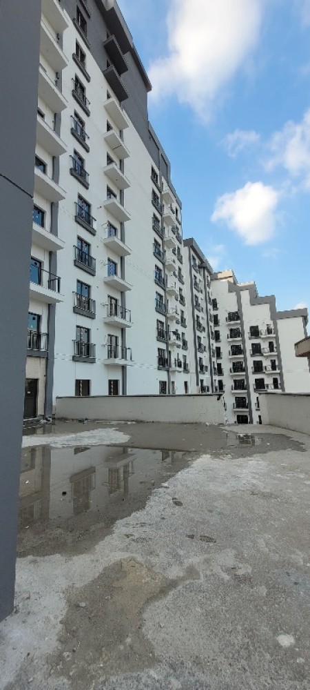 Alibeyköy Cep Otogarı Tramway Durağına Yakın Güvenlikli Site'de 1+1 Arakat Sıfır Satılık Daire