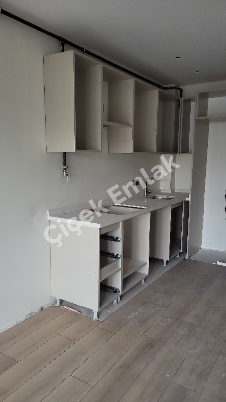 Alibeyköy Cep Otogarı Tramway Durağına Yakın Güvenlikli Site'de 1+1 Arakat Sıfır Satılık Daire