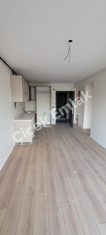 Alibeyköy Cep Otogarı Tramway Durağına Yakın Güvenlikli Site'de 1+1 Arakat Sıfır Satılık Daire