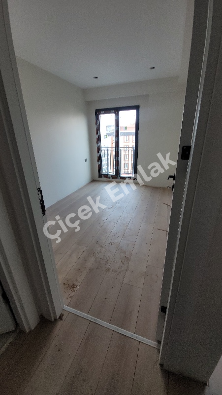 Alibeyköy Cep Otogarı Tramway Durağına Yakın Güvenlikli Site'de 1+1 Arakat Sıfır Satılık Daire