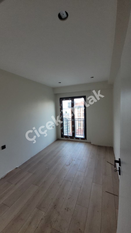 Alibeyköy Cep Otogarı Tramway Durağına Yakın Güvenlikli Site'de 1+1 Arakat Sıfır Satılık Daire