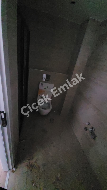 Alibeyköy Cep Otogarı Tramway Durağına Yakın Güvenlikli Site'de 1+1 Arakat Sıfır Satılık Daire