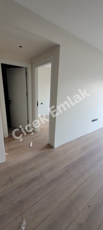 Alibeyköy Cep Otogarı Tramway Durağına Yakın Güvenlikli Site'de 1+1 Arakat Sıfır Satılık Daire