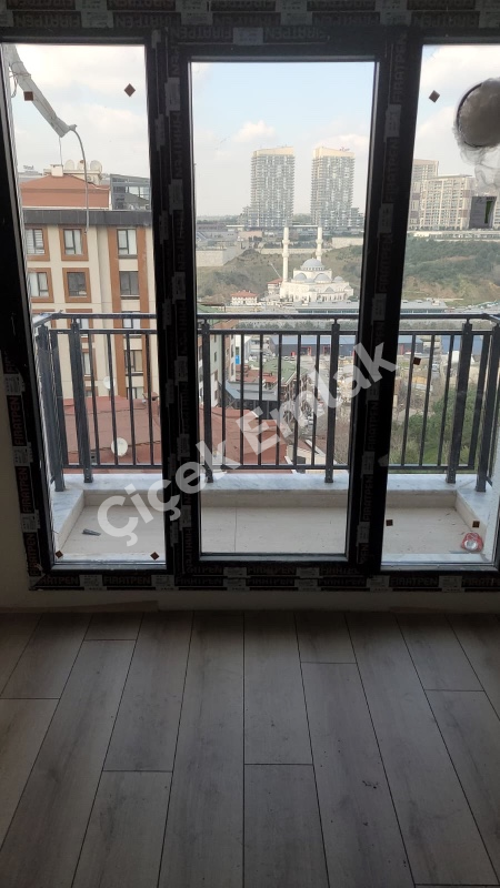 Alibeyköy Cep Otogarı Tramway Durağına Yakın Güvenlikli Site'de 1+1 Arakat Sıfır Satılık Daire