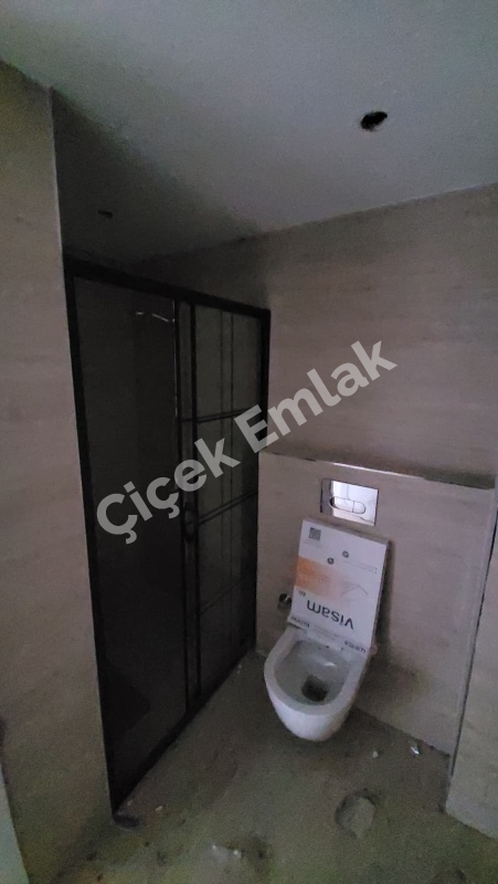 Alibeyköy Cep Otogarı Tramway Durağına Yakın Güvenlikli Site'de 1+1 Arakat Sıfır Satılık Daire