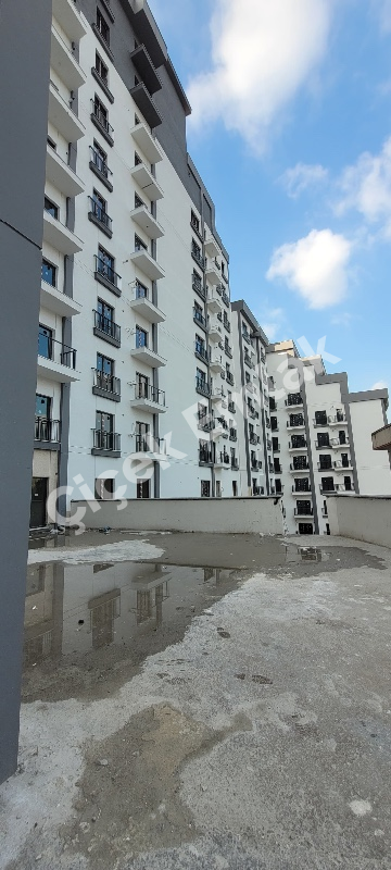 Alibeyköy Cep Otogarı Tramway Durağına Yakın Güvenlikli Site'de 1+1 Arakat Sıfır Satılık Daire