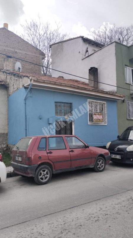 AFYON ÜÇOK EMLAKTAN SÜMER MAH 3+1 75M² MÜSTAKİL EV 