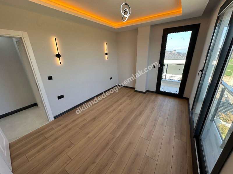 Didim'de Müstakil Girişli Otoparklı Geniş Bahçeli 3+1 Villa 