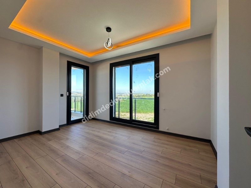 Didim'de Müstakil Girişli Otoparklı Geniş Bahçeli 3+1 Villa 