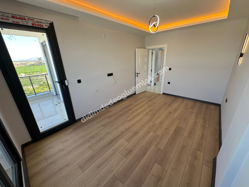 Didim'de Müstakil Girişli Otoparklı Geniş Bahçeli 3+1 Villa 