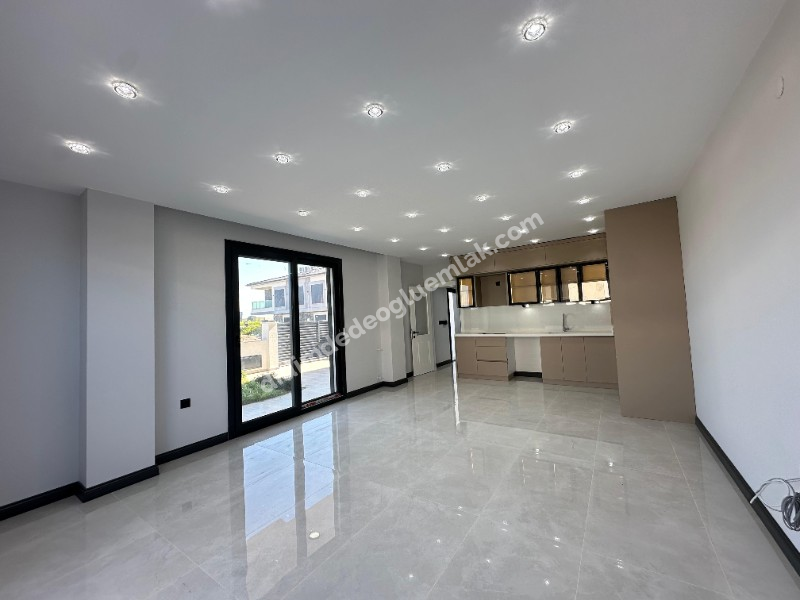 Didim'de Müstakil Girişli Otoparklı Geniş Bahçeli 3+1 Villa 