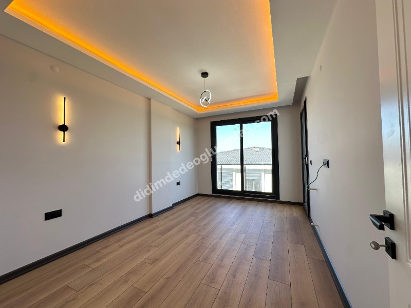 Didim'de Müstakil Girişli Otoparklı Geniş Bahçeli 3+1 Villa 