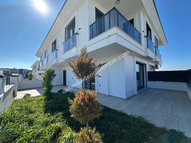 Didim'de Müstakil Girişli Otoparklı Geniş Bahçeli 3+1 Villa 