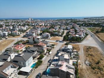 DİDİM ALTINKUM’DA TAM MÜSTAKİL-AYRI MUTFAK-OTO PARKLI 4+1 GENİŞ SATILIK VİLLA