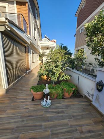 DİDİM ALTINKUM’DA TAM MÜSTAKİL-AYRI MUTFAK-OTO PARKLI 4+1 GENİŞ SATILIK VİLLA