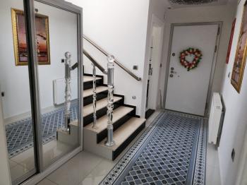 DİDİM ALTINKUM’DA TAM MÜSTAKİL-AYRI MUTFAK-OTO PARKLI 4+1 GENİŞ SATILIK VİLLA