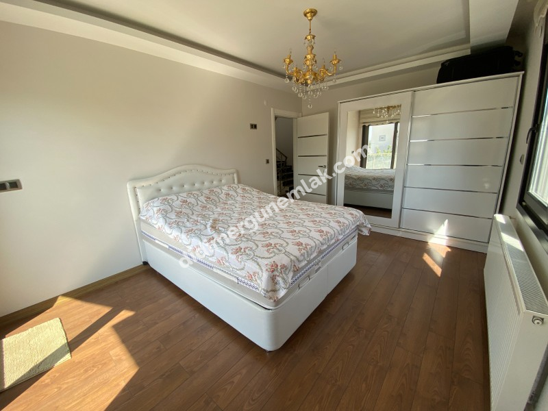 DİDİM ALTINKUM’DA TAM MÜSTAKİL-AYRI MUTFAK-OTO PARKLI 4+1 GENİŞ SATILIK VİLLA