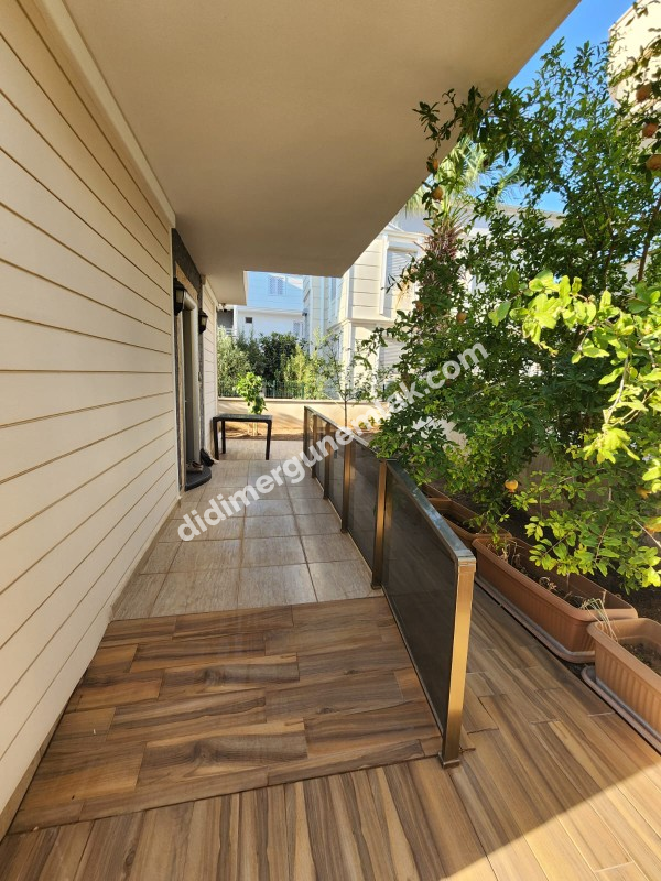 DİDİM ALTINKUM’DA TAM MÜSTAKİL-AYRI MUTFAK-OTO PARKLI 4+1 GENİŞ SATILIK VİLLA