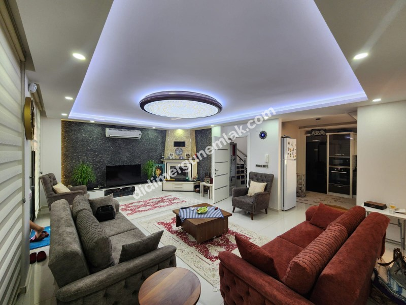 DİDİM ALTINKUM’DA TAM MÜSTAKİL-AYRI MUTFAK-OTO PARKLI 4+1 GENİŞ SATILIK VİLLA