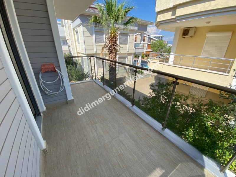 DİDİM ALTINKUM’DA TAM MÜSTAKİL-AYRI MUTFAK-OTO PARKLI 4+1 GENİŞ SATILIK VİLLA