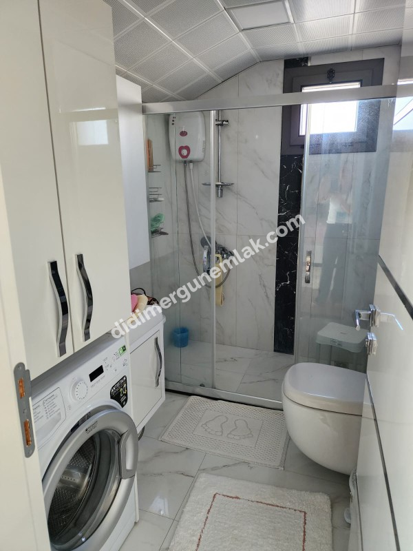 DİDİM ALTINKUM’DA TAM MÜSTAKİL-AYRI MUTFAK-OTO PARKLI 4+1 GENİŞ SATILIK VİLLA