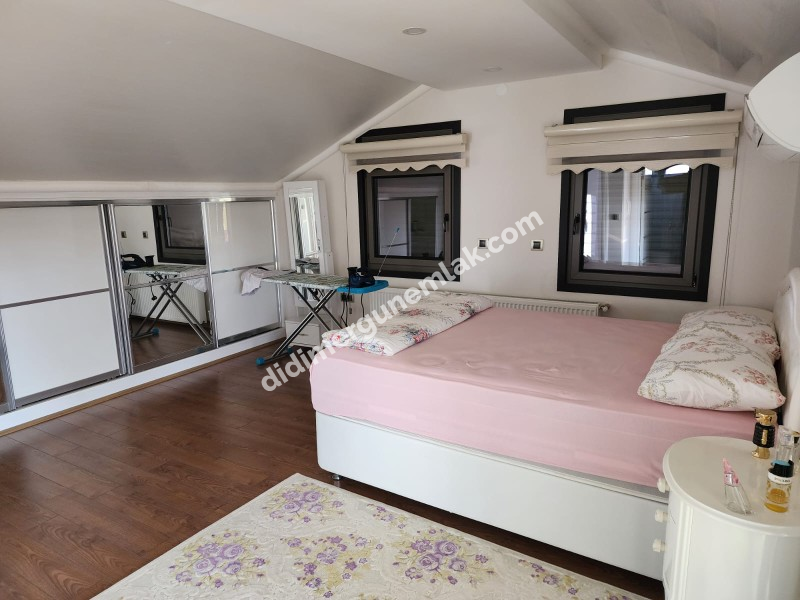 DİDİM ALTINKUM’DA TAM MÜSTAKİL-AYRI MUTFAK-OTO PARKLI 4+1 GENİŞ SATILIK VİLLA