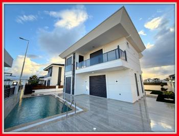 Didim'de Satılık Tam Müstakil 4+1 Villa