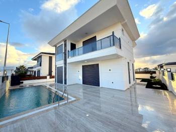 Didim'de Satılık Tam Müstakil 4+1 Villa