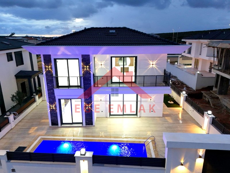 Didim'de Satılık Tam Müstakil 4+1 Villa