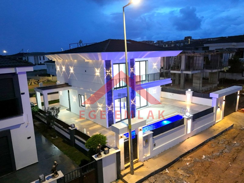 Didim'de Satılık Tam Müstakil 4+1 Villa