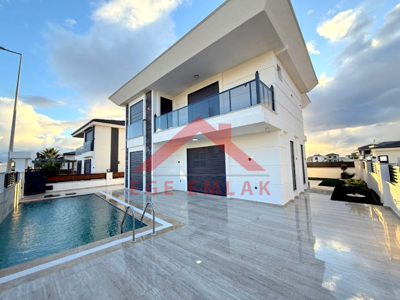 Didim'de Satılık Tam Müstakil 4+1 Villa