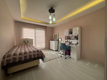 Elmas’tan Yalınayak’ta Merkezi Konumda Cepheleri Açık Geniş 4+1