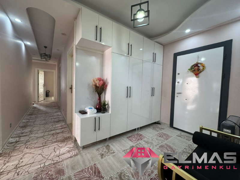 Elmas’tan Yalınayak’ta Merkezi Konumda Cepheleri Açık Geniş 4+1