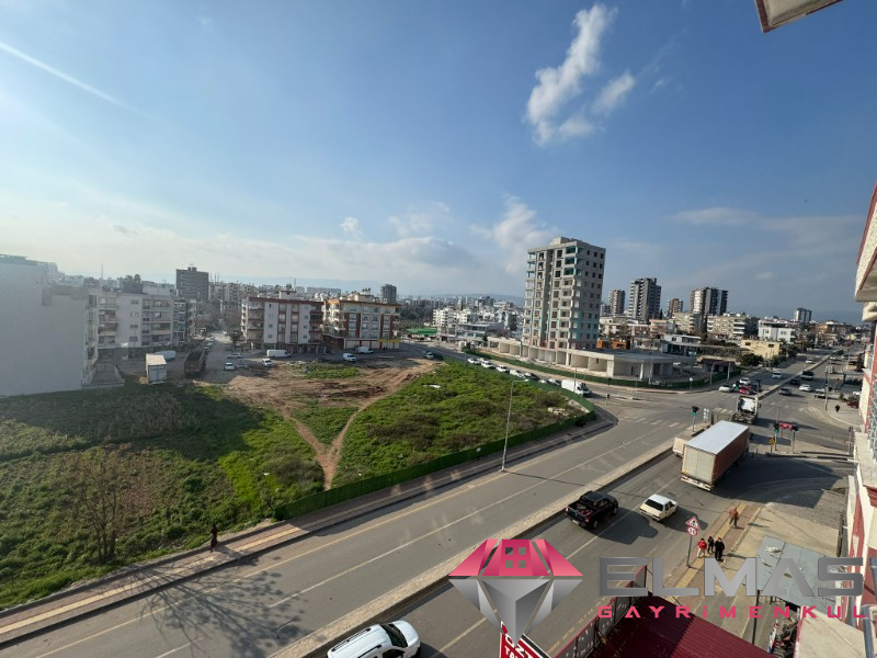 Elmas’tan Yalınayak’ta Merkezi Konumda Cepheleri Açık Geniş 4+1