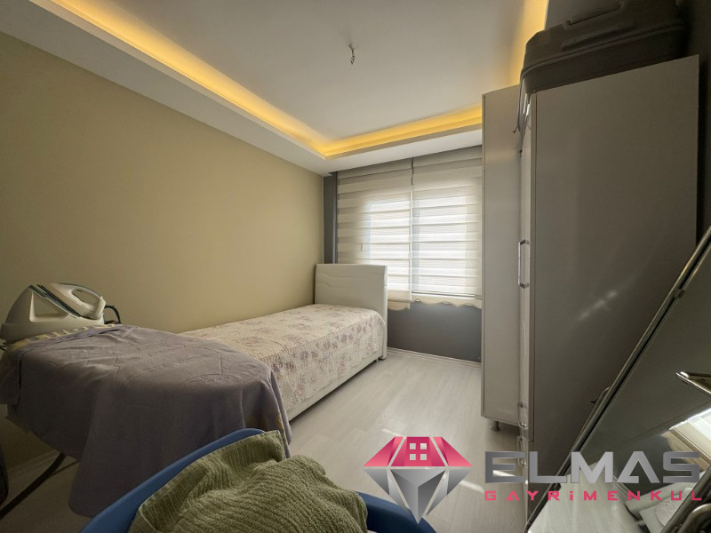 Elmas’tan Yalınayak’ta Merkezi Konumda Cepheleri Açık Geniş 4+1