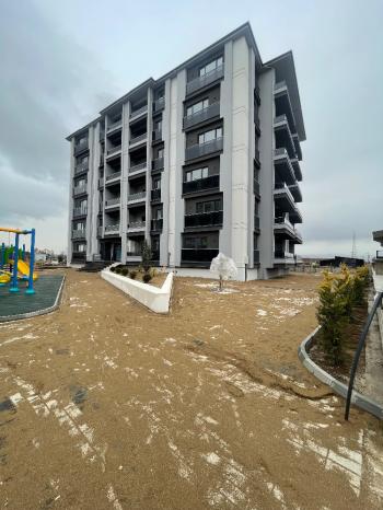 Güvenay - Çorum Ulukavak Mah. Devane Toki Karşısı Sıfır 3+1