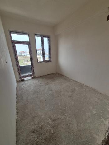 GÜVENAY - ÇORUM MERKEZ ÇEPNİ MAHALLESİ ÖĞRETMEN LİSESİ BÖLGESİ SIFIR 2+1 SATILIK DAİRE