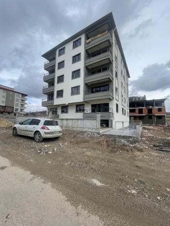 GÜVENAY - ÇORUM BAHÇELİEVLER YAVRUTURNA OKULU CİVARI  2+1 SATILIK SIFIR DAİRE