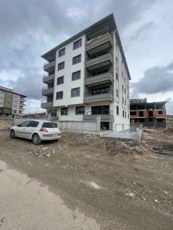 GÜVENAY - ÇORUM BAHÇELİEVLER YAVRUTURNA OKULU CİVARI  2+1 SATILIK SIFIR DAİRE