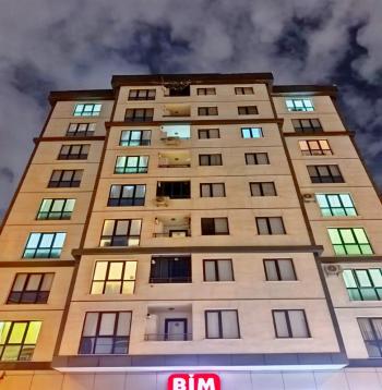 KALE YAPIDAN MERKEZİ KONUMDA ULAŞIMIN DIBINDE SITE İÇİ 2+1 DAİRE