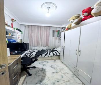 KALE YAPIDAN MERKEZİ KONUMDA ULAŞIMIN DIBINDE SITE İÇİ 2+1 DAİRE