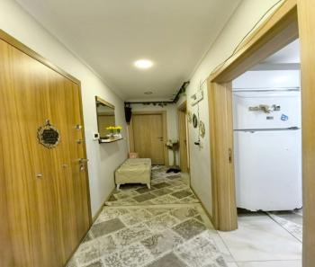 KALE YAPIDAN MERKEZİ KONUMDA ULAŞIMIN DIBINDE SITE İÇİ 2+1 DAİRE