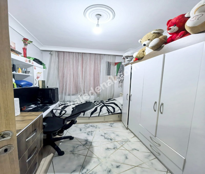 KALE YAPIDAN MERKEZİ KONUMDA ULAŞIMIN DIBINDE SITE İÇİ 2+1 DAİRE