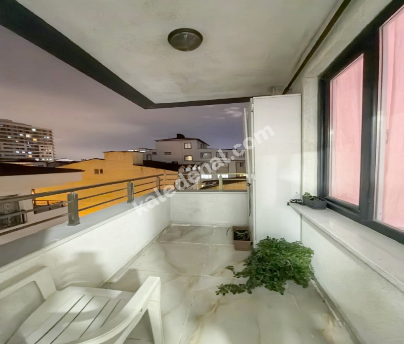 KALE YAPIDAN MERKEZİ KONUMDA ULAŞIMIN DIBINDE SITE İÇİ 2+1 DAİRE