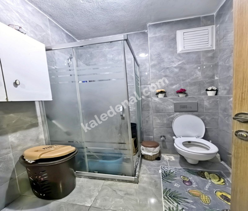 KALE YAPIDAN MERKEZİ KONUMDA ULAŞIMIN DIBINDE SITE İÇİ 2+1 DAİRE