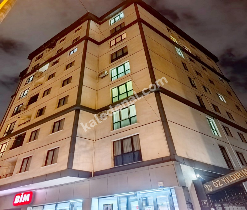 KALE YAPIDAN MERKEZİ KONUMDA ULAŞIMIN DIBINDE SITE İÇİ 2+1 DAİRE