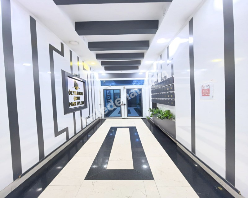 KALE YAPIDAN MERKEZİ KONUMDA ULAŞIMIN DIBINDE SITE İÇİ 2+1 DAİRE