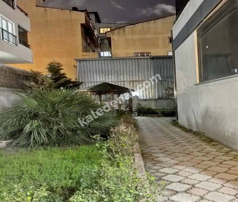 KALE YAPIDAN MERKEZİ KONUMDA ULAŞIMIN DIBINDE SITE İÇİ 2+1 DAİRE