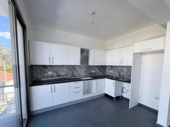 Fırsat  Lefkoşa Gönyeli de Türk Tapulu Satılık Tapuları Hazır Bahçe ve Üst Kat Sıfır 2+1 Daireler