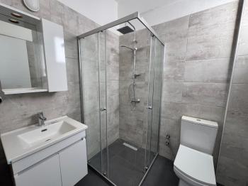 Fırsat  Lefkoşa Gönyeli de Türk Tapulu Satılık Tapuları Hazır Bahçe ve Üst Kat Sıfır 2+1 Daireler